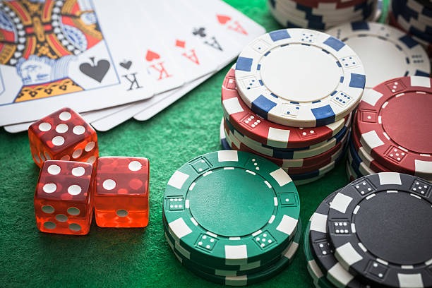 777w tier progression structure showing cashback percentages, withdrawal speeds, and tournament access
